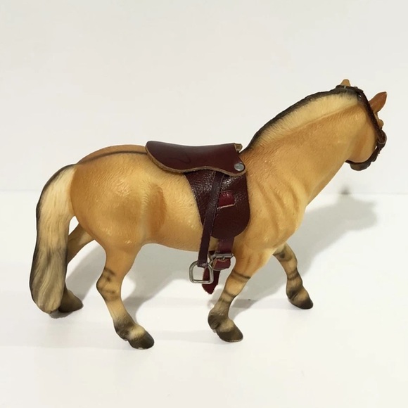 Retired Breyer #482 Horse Traditional Model Henry Norwegian Fjord With Saddle - Picture 6 of 8